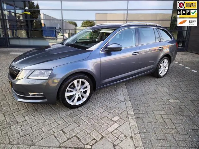 Photo 1 : Skoda Octavia 2018 Petrol