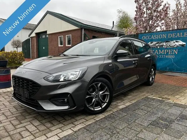 Photo 1 : Ford Focus 2019 Petrol