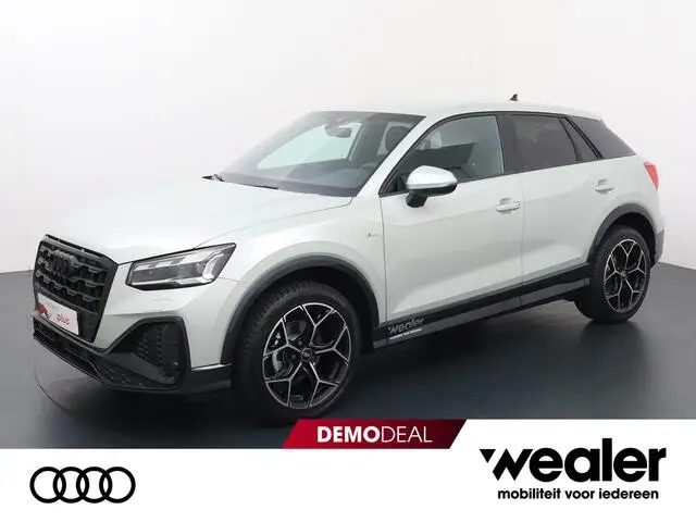 Photo 1 : Audi Q2 2024 Petrol