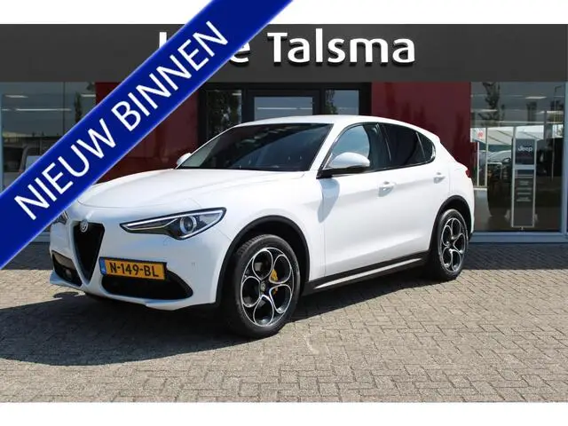 Photo 1 : Alfa Romeo Stelvio 2017 Essence