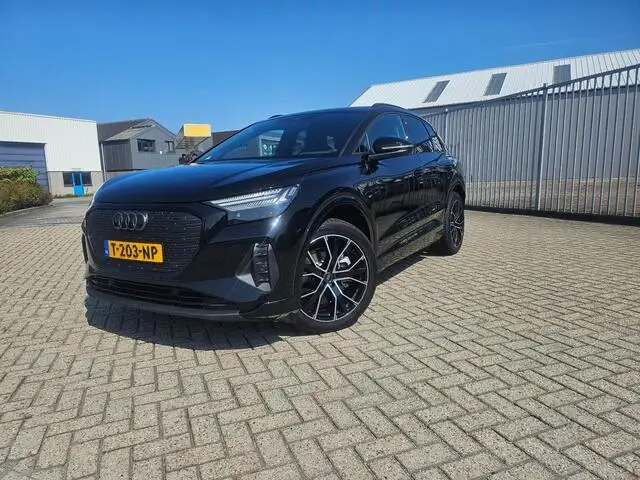 Photo 1 : Audi Q4 2023 Électrique