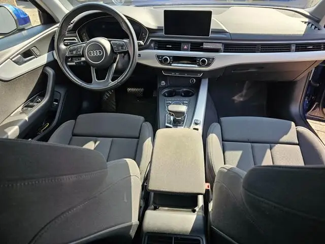 Photo 1 : Audi A4 2017 Petrol