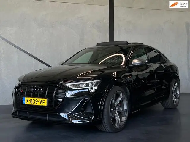 Photo 1 : Audi E-tron 2021 Électrique