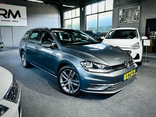 Photo 1 : Volkswagen Golf 2018 Essence