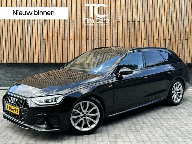 Photo 1 : Audi A4 2021 Essence