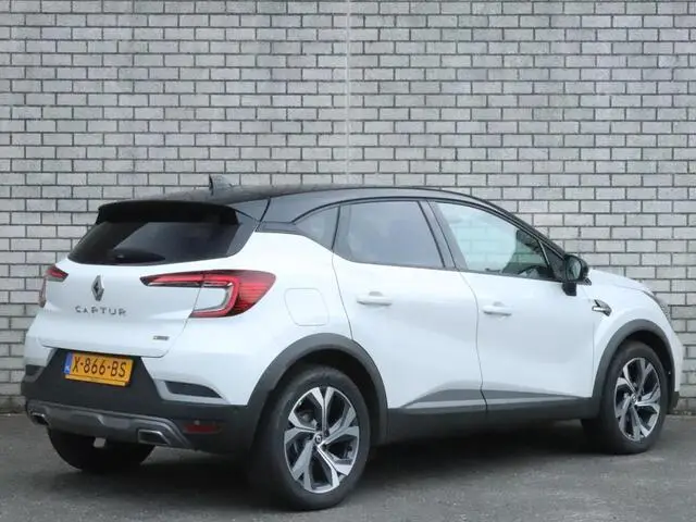 Photo 1 : Renault Captur 2023 Petrol