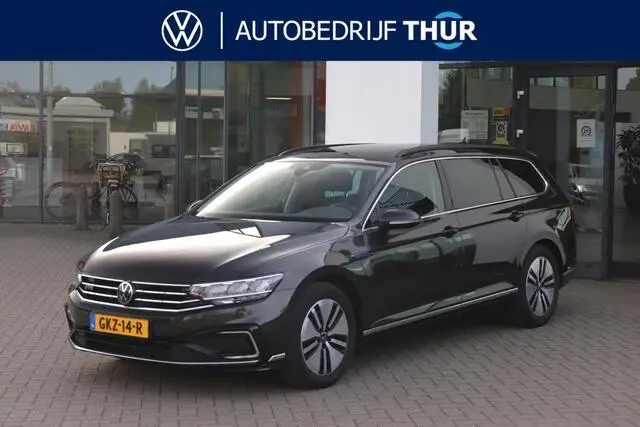 Photo 1 : Volkswagen Passat 2022 Hybrid