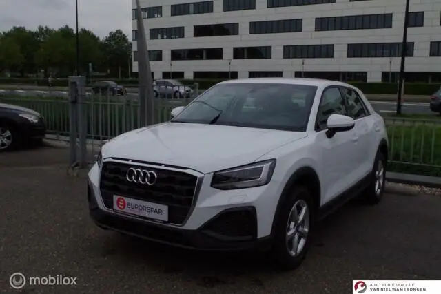 Photo 1 : Audi Q2 2024 Petrol