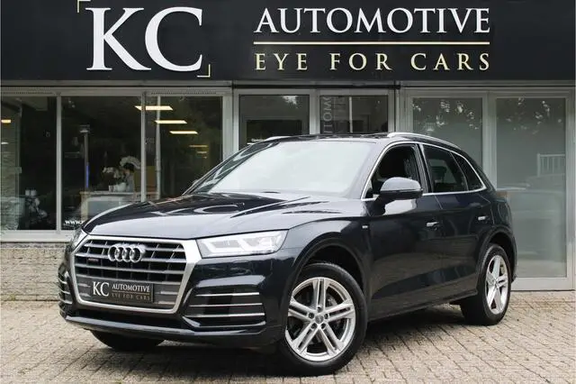 Photo 1 : Audi Q5 2019 Petrol