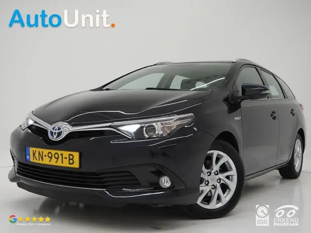 Photo 1 : Toyota Auris 2016 Hybrid