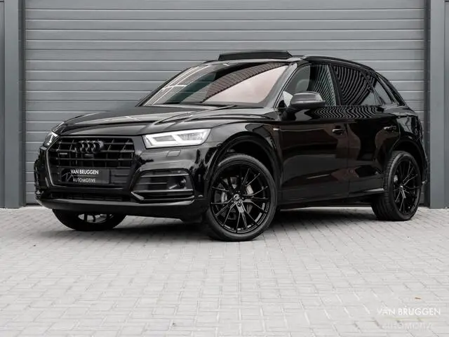 Photo 1 : Audi Q5 2021 Hybride