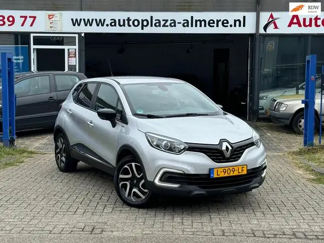 Photo 1 : Renault Captur 2018 Petrol