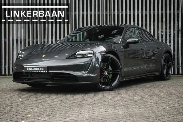 Photo 1 : Porsche Taycan 2021 Electric