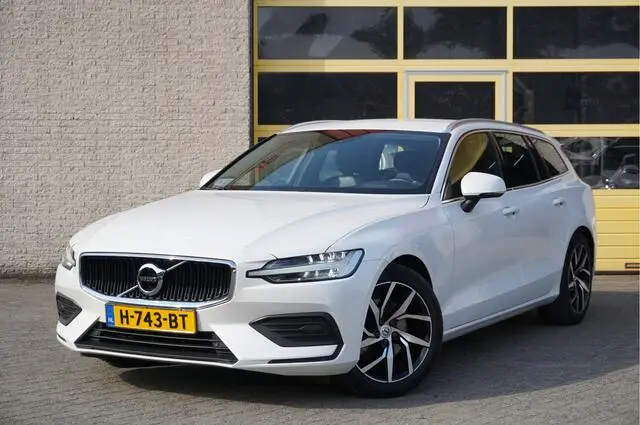 Photo 1 : Volvo V60 2020 Essence