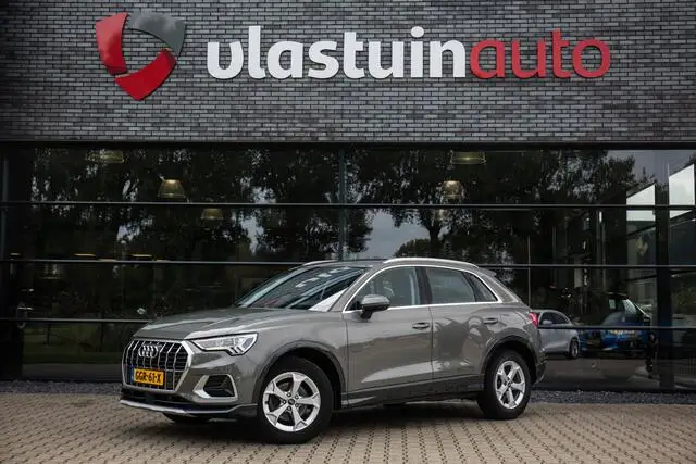 Photo 1 : Audi Q3 2023 Essence