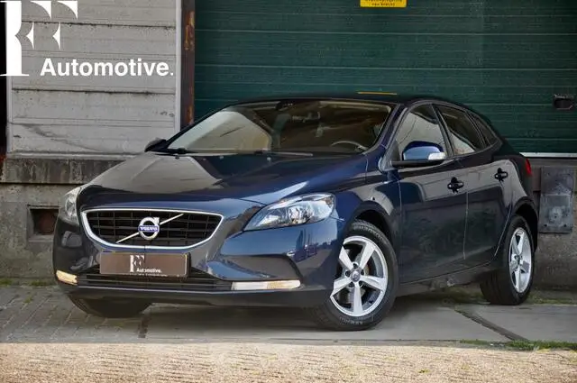 Photo 1 : Volvo V40 2015 Petrol