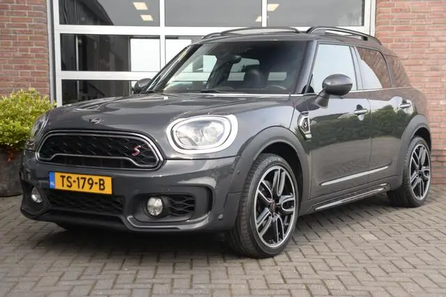 Photo 1 : Mini Countryman 2018 Essence