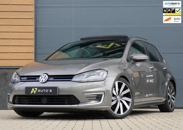 Photo 1 : Volkswagen Golf 2015 Hybrid