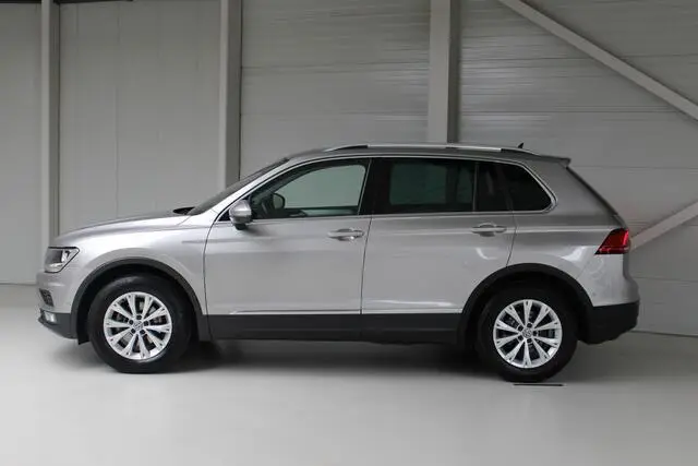 Photo 1 : Volkswagen Tiguan 2020 Essence