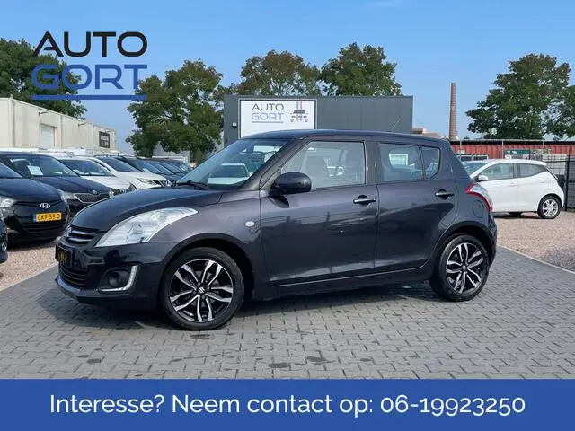 Photo 1 : Suzuki Swift 2015 Petrol