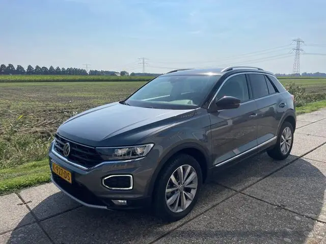 Photo 1 : Volkswagen T-roc 2020 Essence