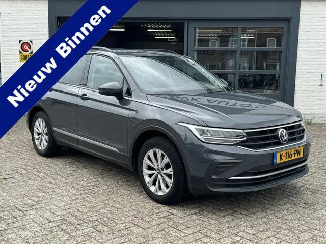 Photo 1 : Volkswagen Tiguan 2021 Petrol