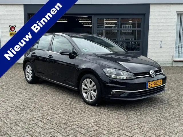 Photo 1 : Volkswagen Golf 2019 Petrol