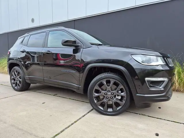 Photo 1 : Jeep Compass 2021 Non renseigné