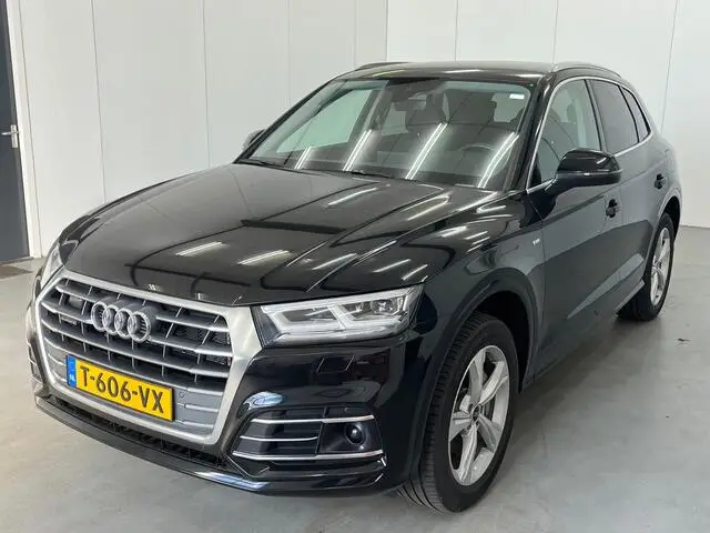 Photo 1 : Audi Q5 2021 Hybrid