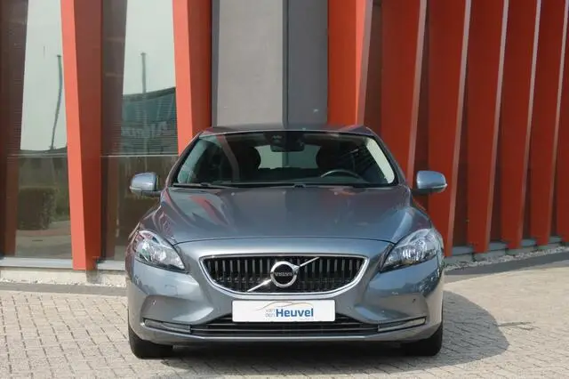 Photo 1 : Volvo V40 2017 Essence