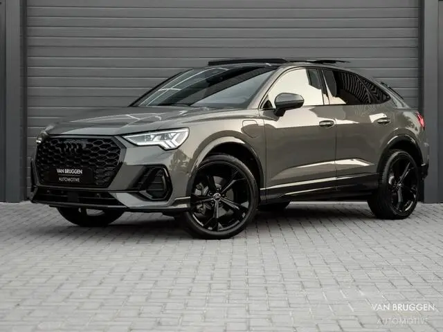 Photo 1 : Audi Q3 2021 Hybrid