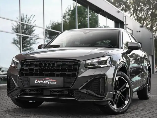 Photo 1 : Audi Q2 2021 Petrol