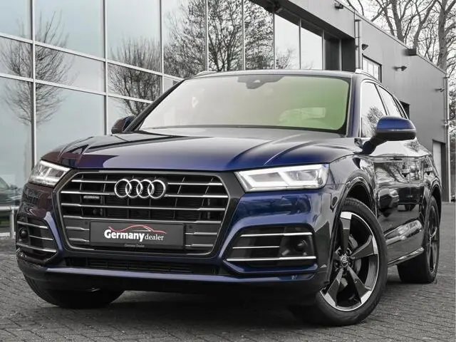 Photo 1 : Audi Q5 2020 Hybrid