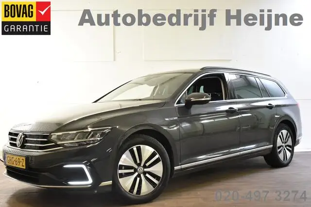 Photo 1 : Volkswagen Passat 2019 Hybrid