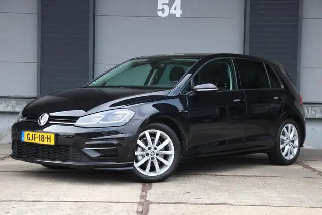 Photo 1 : Volkswagen Golf 2018 Petrol