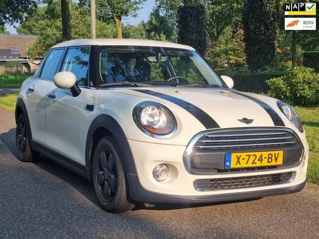 Photo 1 : Mini One 2015 Petrol