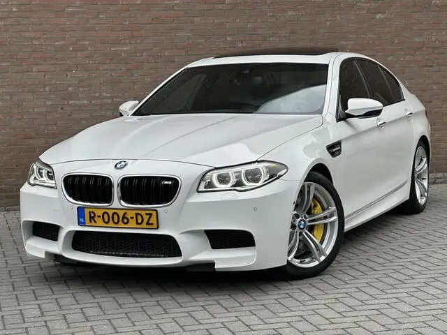 Photo 1 : Bmw M5 2015 Essence