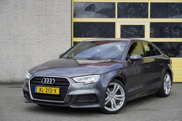 Photo 1 : Audi A3 2019 Petrol