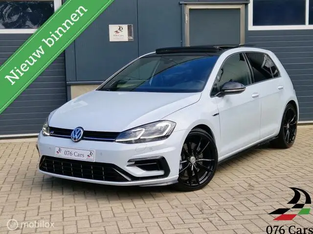 Photo 1 : Volkswagen Golf 2018 Petrol