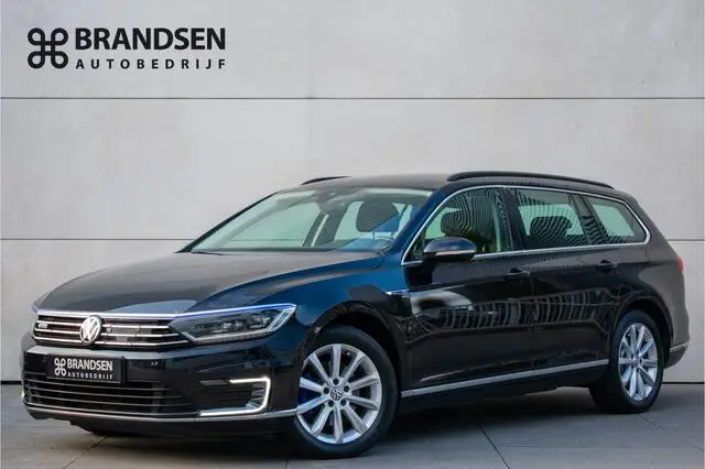 Photo 1 : Volkswagen Passat 2015 Hybride