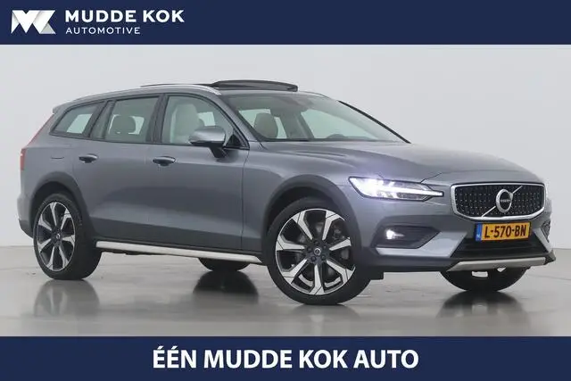 Photo 1 : Volvo V60 2021 Essence