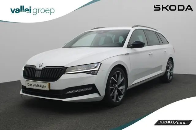 Photo 1 : Skoda Superb 2023 Petrol