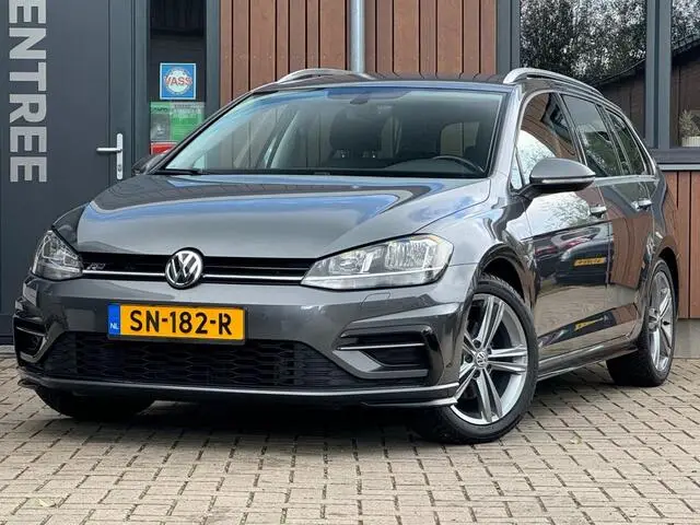 Photo 1 : Volkswagen Golf 2018 Petrol