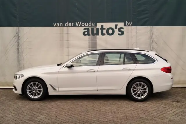 Photo 1 : Bmw Serie 5 2019 Essence