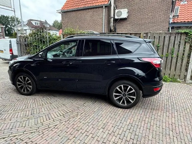 Photo 1 : Ford Kuga 2018 Essence