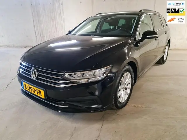 Photo 1 : Volkswagen Passat 2020 Essence