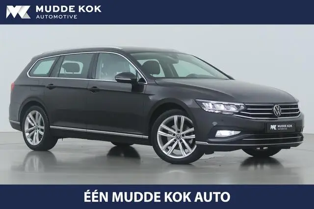 Photo 1 : Volkswagen Passat 2023 Petrol