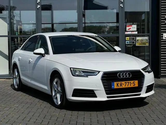 Photo 1 : Audi A4 2016 Petrol