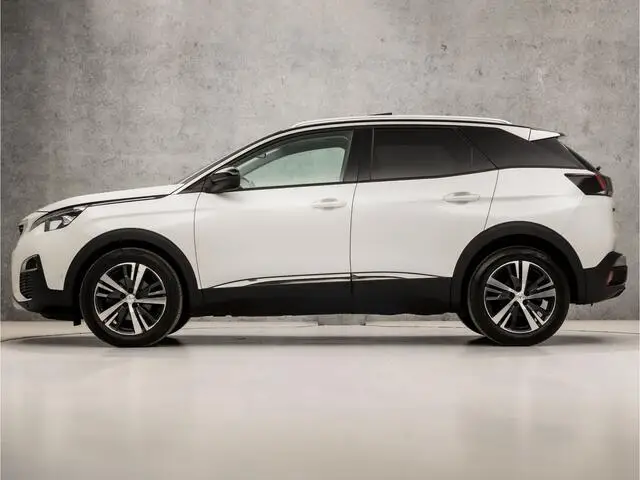 Photo 1 : Peugeot 3008 2018 Petrol