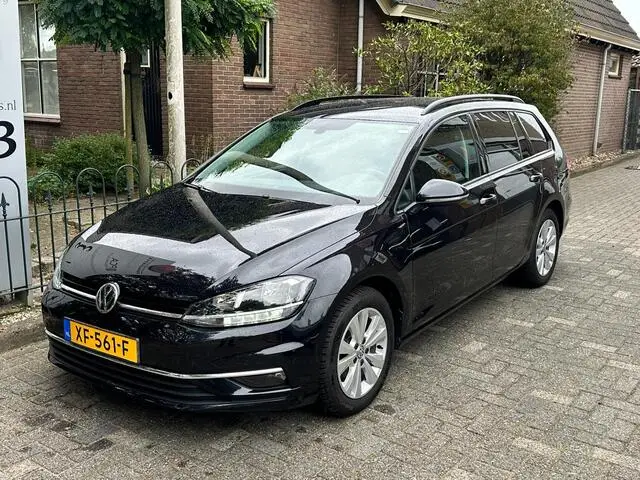 Photo 1 : Volkswagen Golf 2019 Petrol